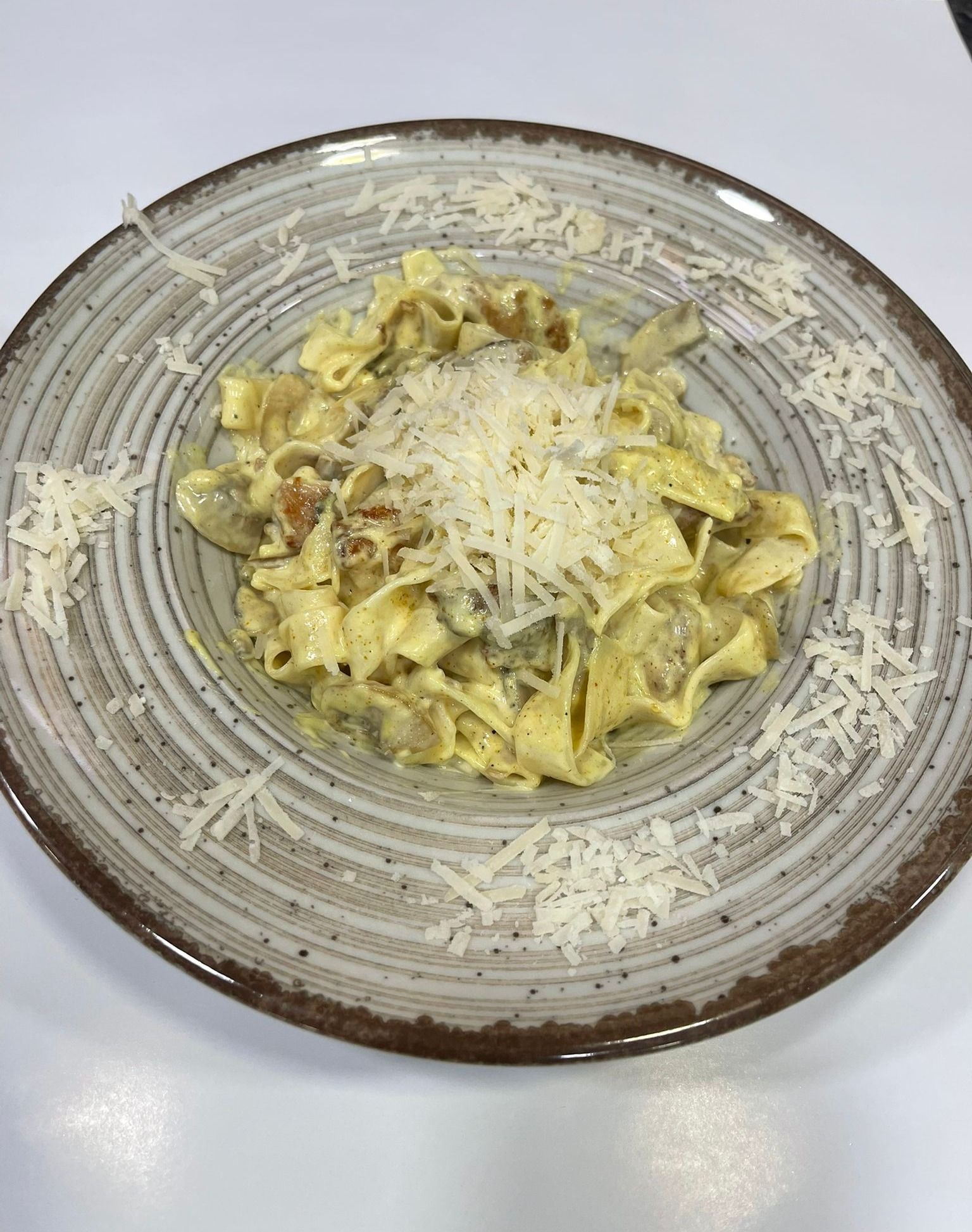  Alfredo Chicken Köri Soslu Makarna