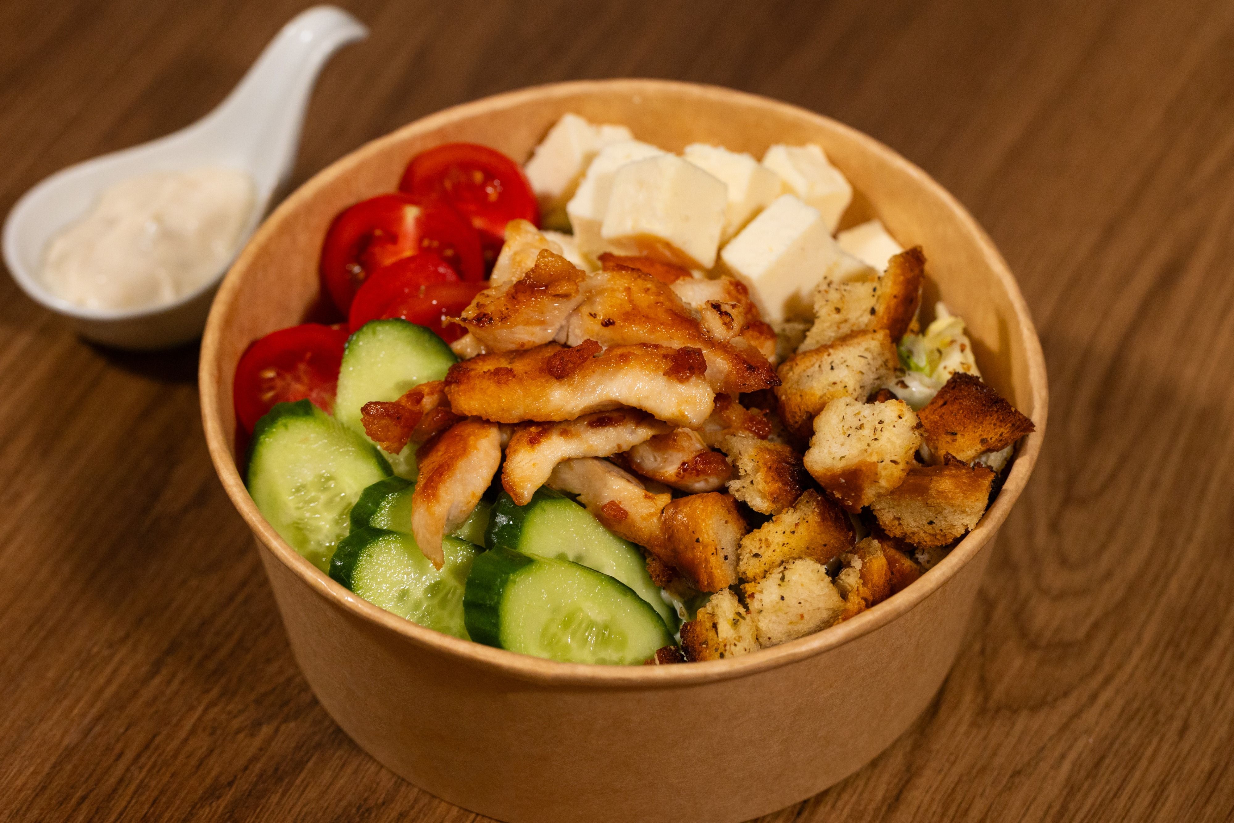 Sezar Soslu Tavuk Bowl